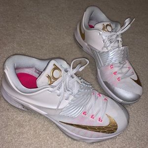 KD 7 aunt pearls